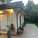 Vila E5