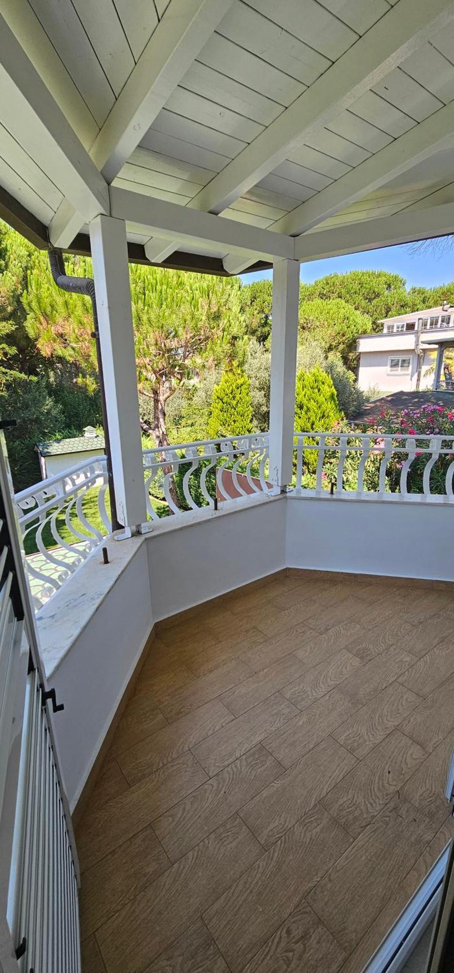 Villa E5 *