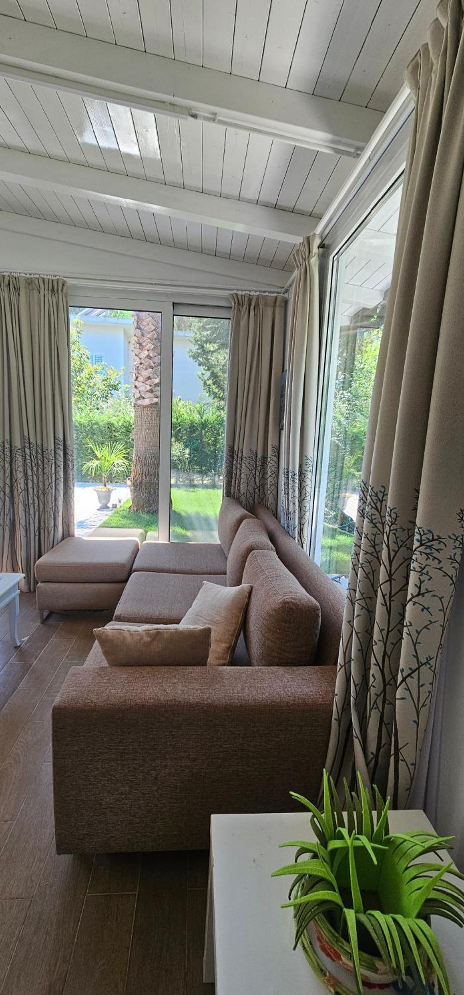 E5 Villa Durrës