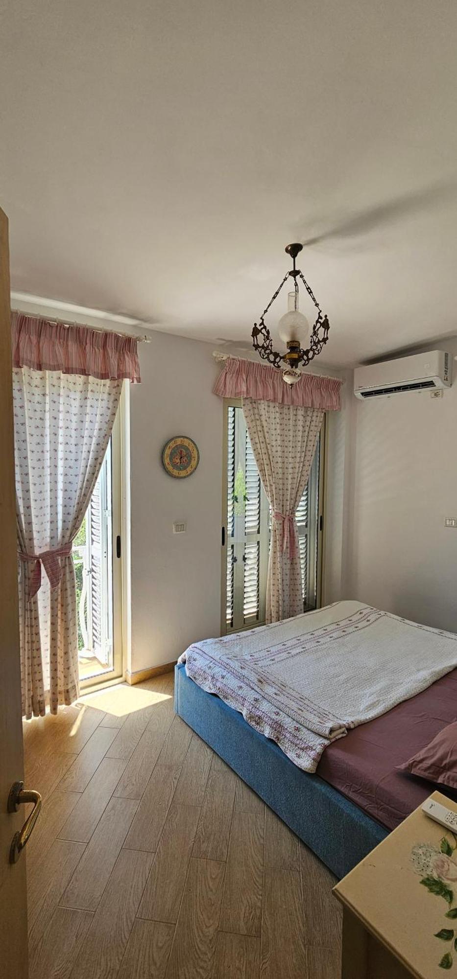 E5 Villa *