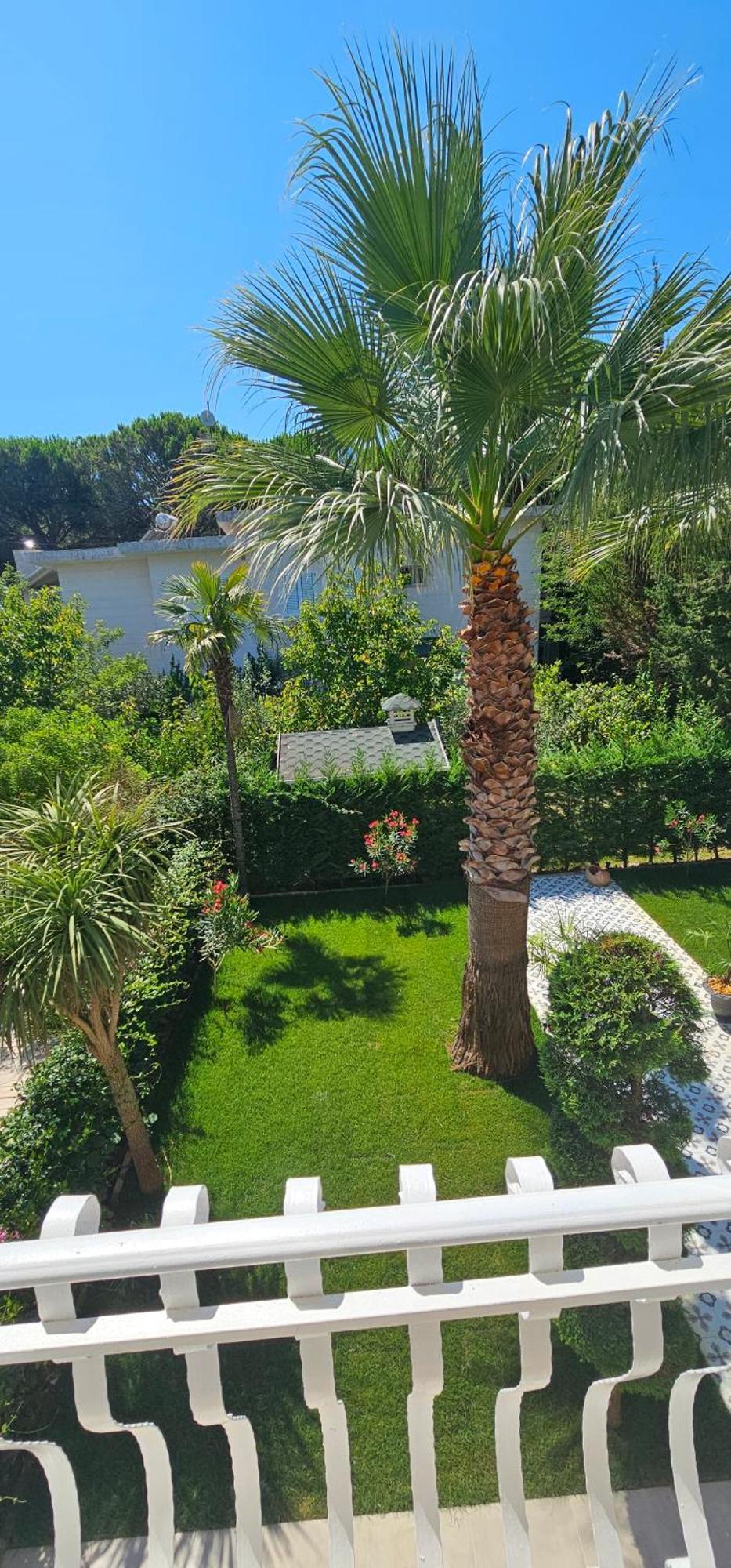 Villa E5 *