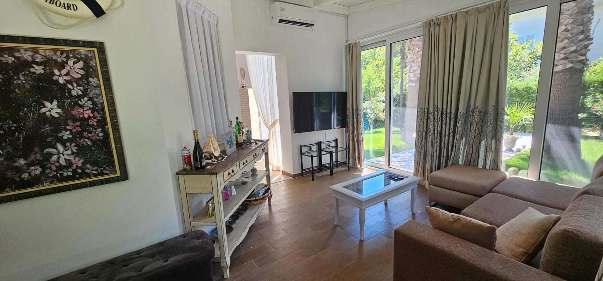 Villa E5 *