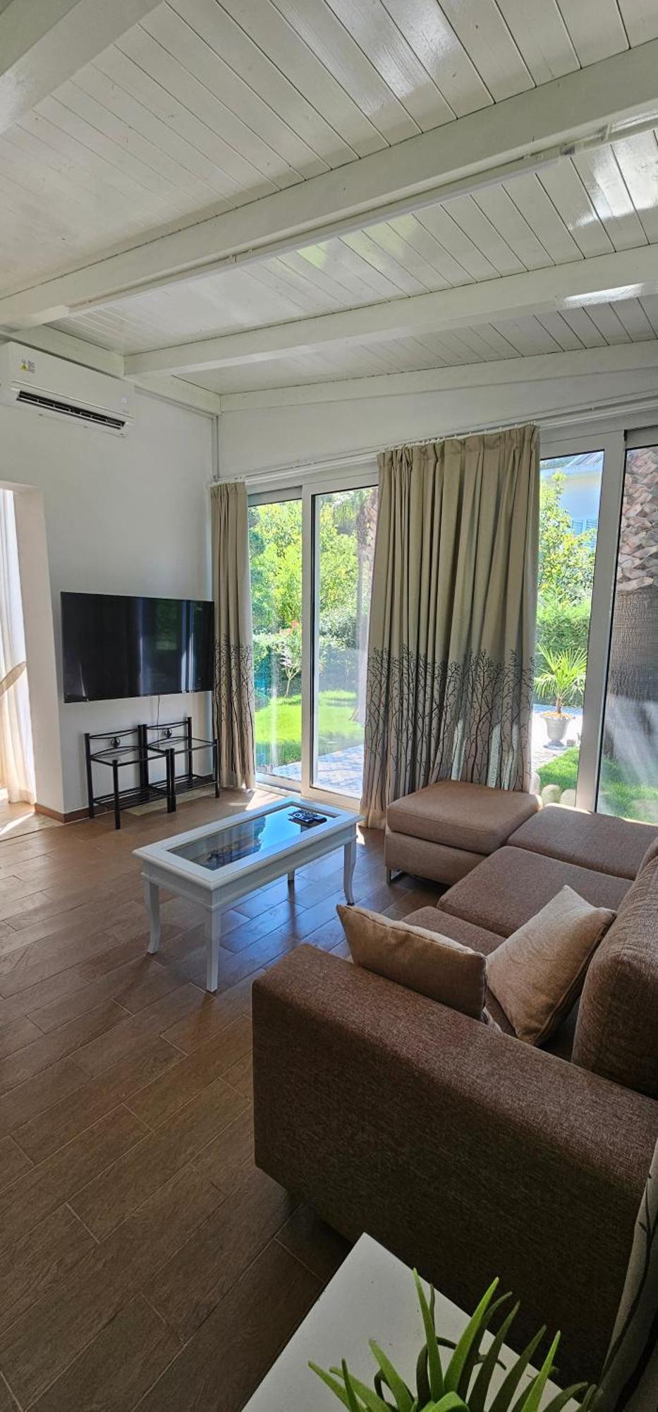 E5 * Durres